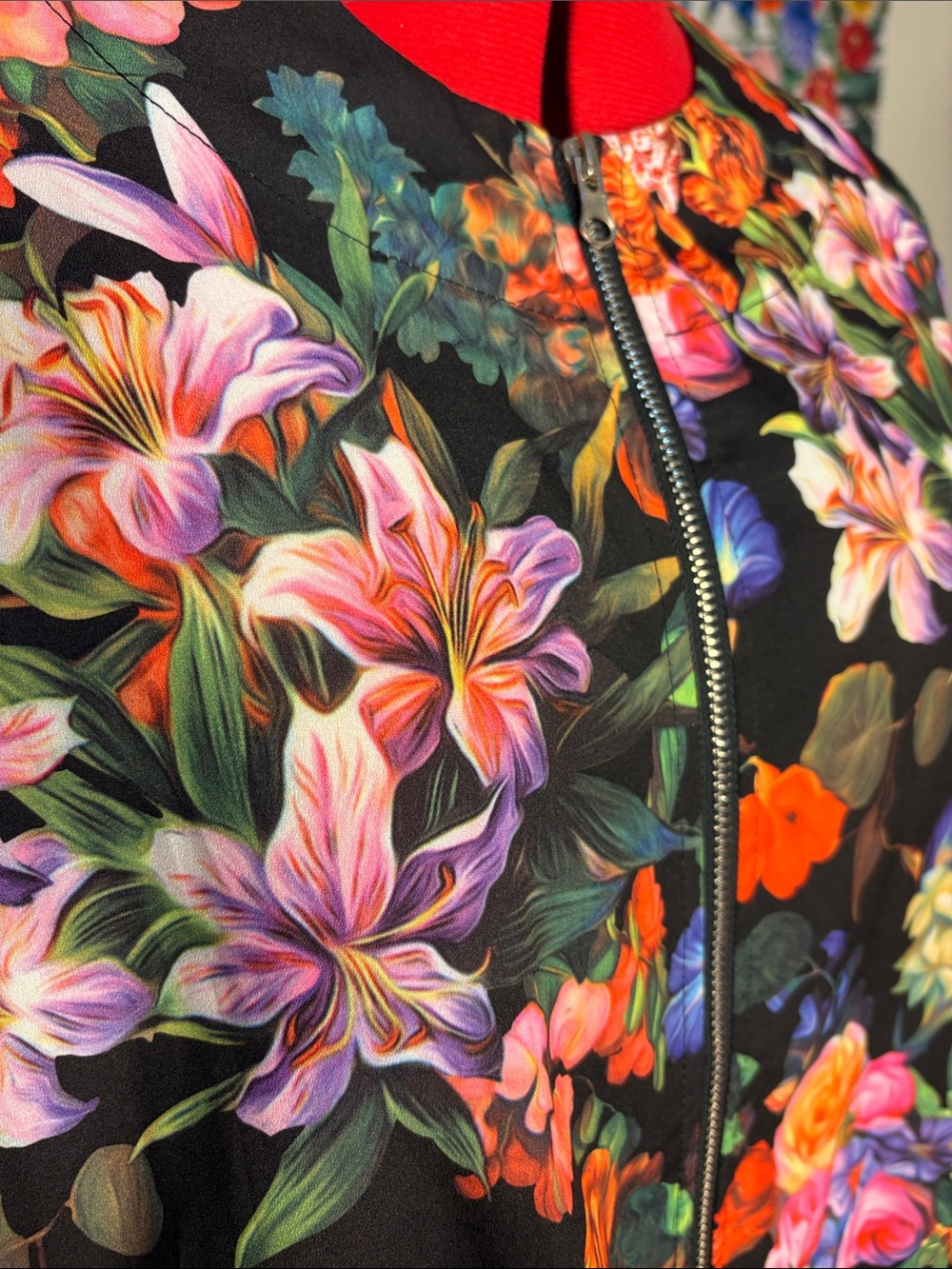 Kate & Mallory - Lightweight Black Floral Botanical AI Dream Bomber Jacket - Picture 6 of 11